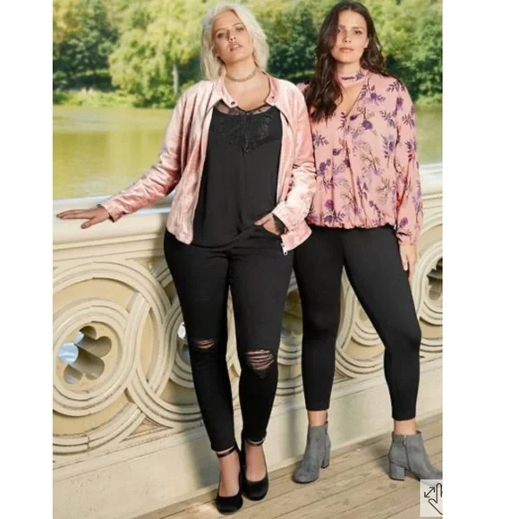 TORRID Premium Stretch Jegging - Distressed Black Wash Size 14R - Picture 3 of 8